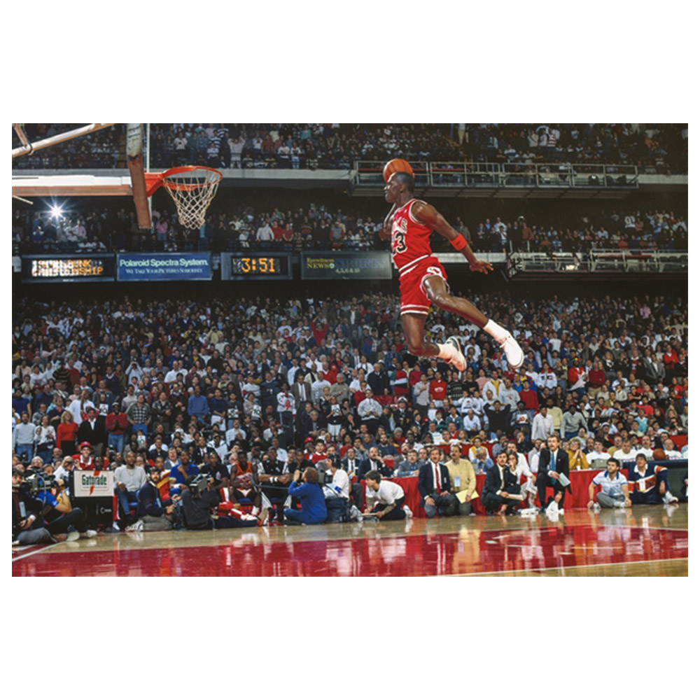 Basketball – Chicago Bulls –  Michael Jordan 1988 Dunk Con...