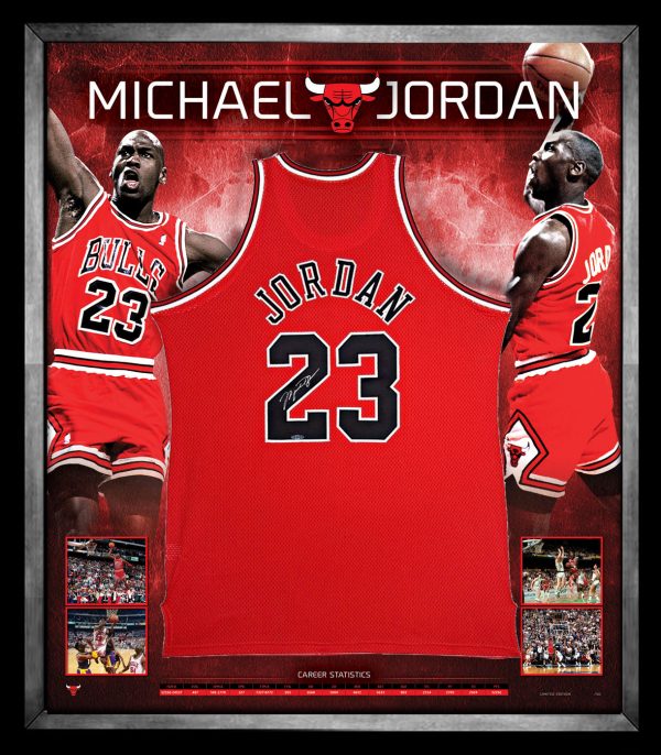 Basketball - NBA - Michael Jordan Signed and Framed Chicago Bulls ...