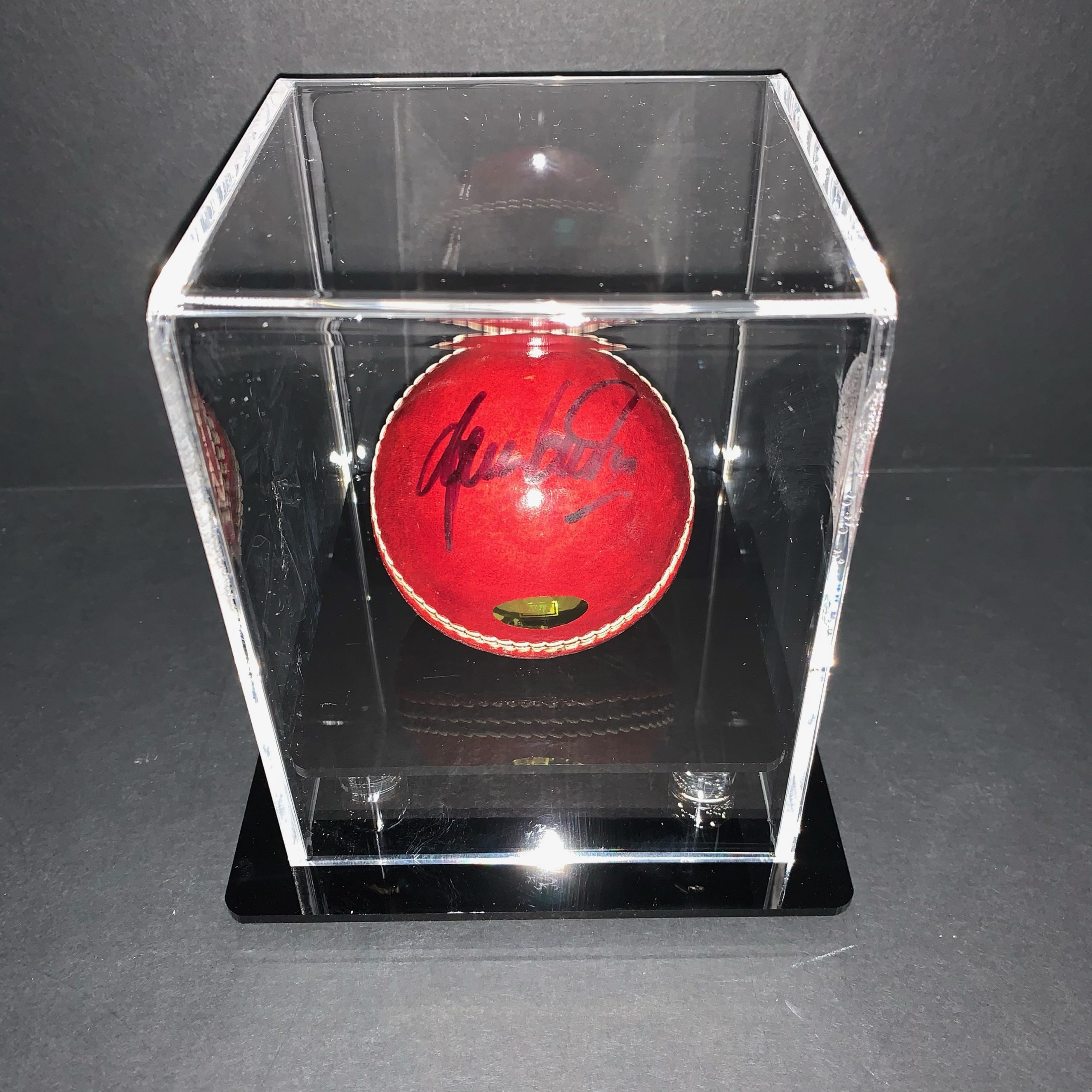 Display Case – Tennis/Cricket Ball Acrylic Display Case
