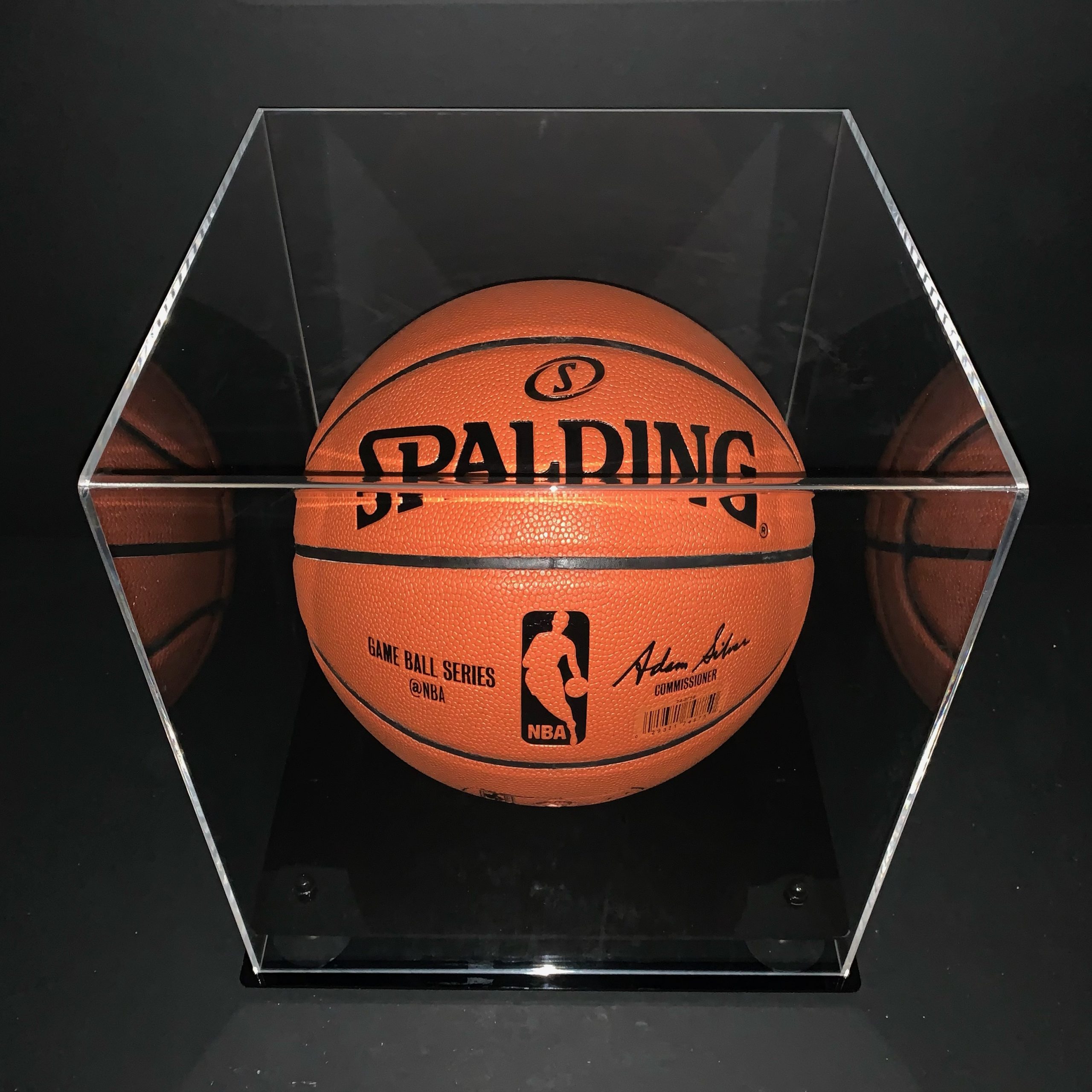 PETIT MANON 2PCS Acrylic Basketball Stands,Football Display Stands for Basketball,Volleyball and Soccer Ball,Trophy Autograph Memorabilia Display Cases 