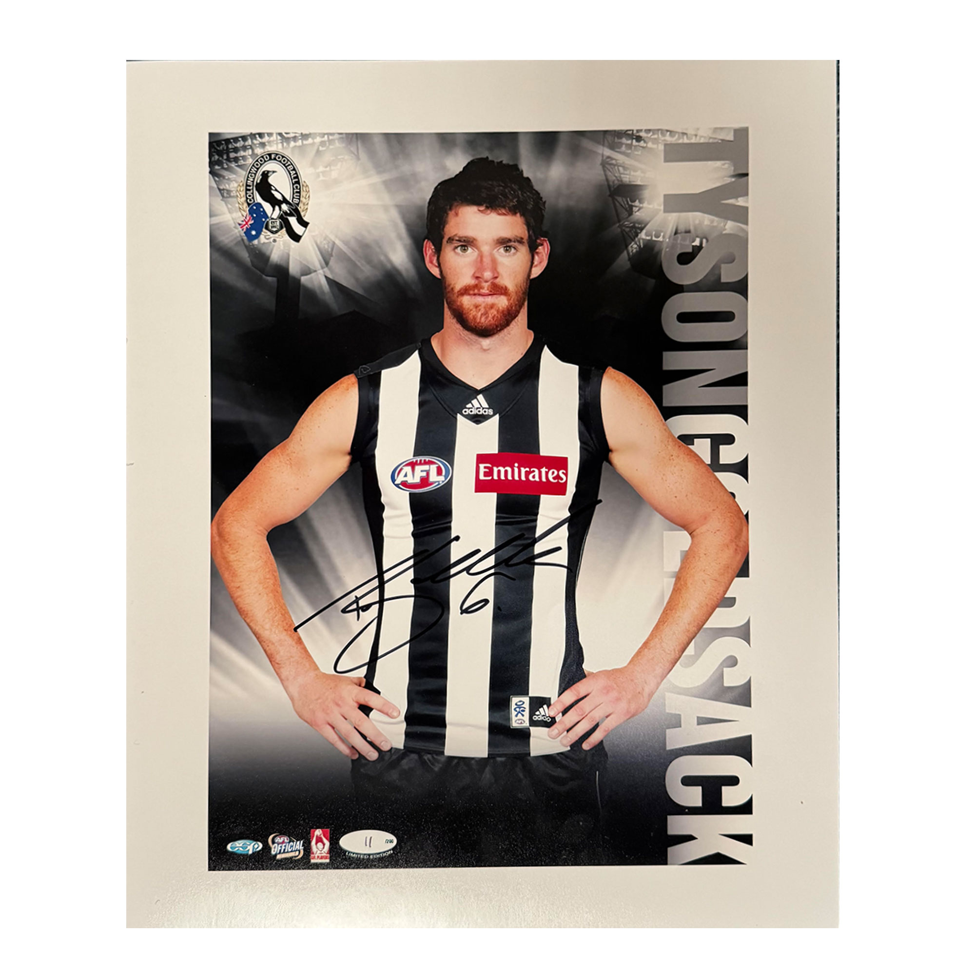 Collingwood Magpies – Signed and Framed Hero Shot – Tyson ...