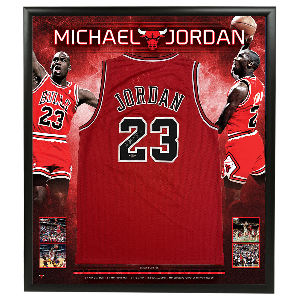 Basketball – Michael Jordan Signed & Framed Jersey (Upper D...