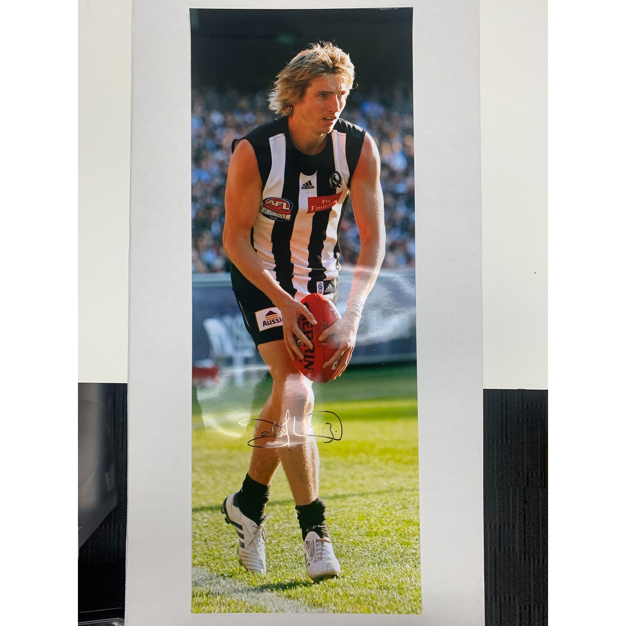 Collingwood Magpies – Dale Thomas 2010 Premiership Player Hand S...
