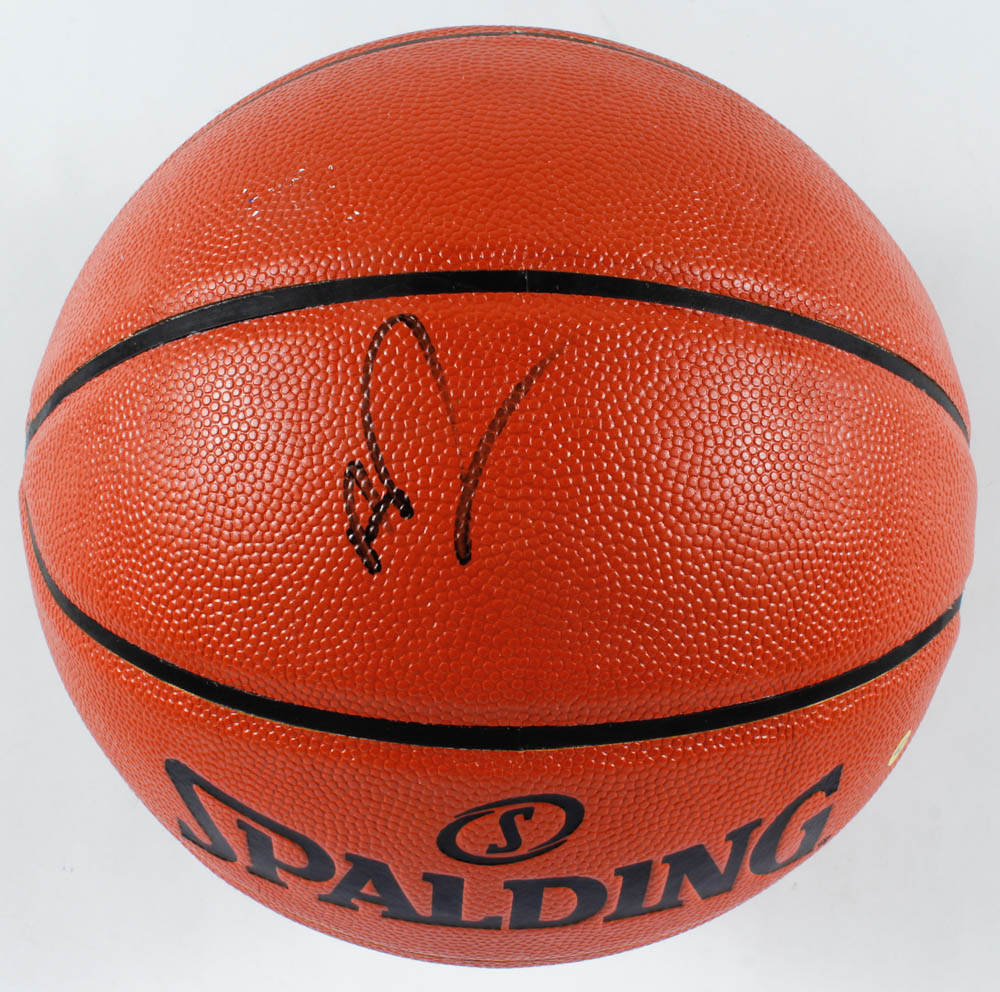 Basketball – Anthony Davis Hand Signed Basketball (PSA COA)