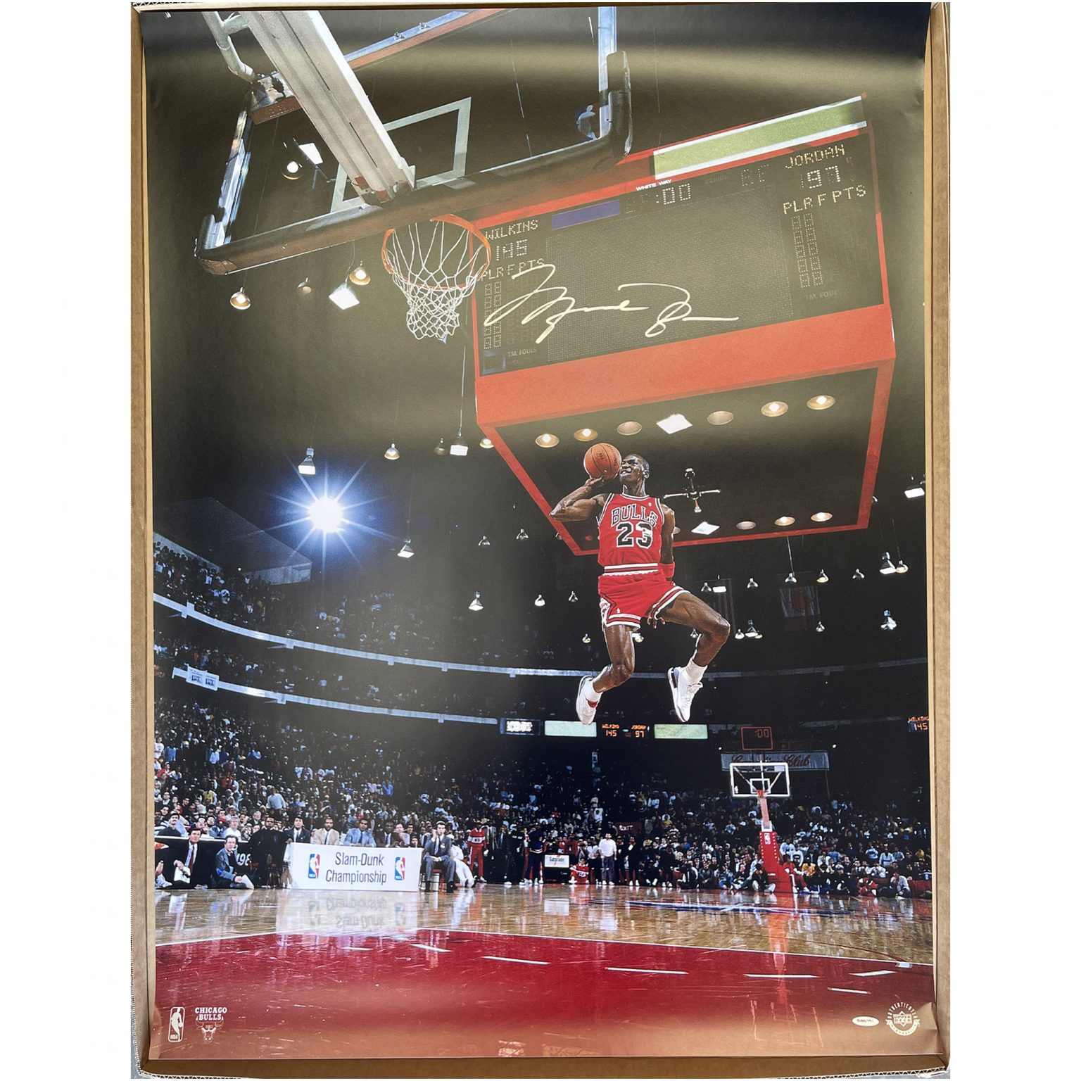 Basketball - Michael Jordan Signed & Framed 1988 Scoreboard Dunk Framed ...