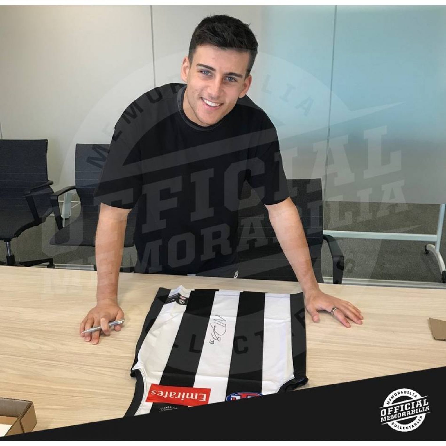 Collingwood Magpies - NICK DAICOS SIGNED RISING STAR GUERNSEY DISPLAY 