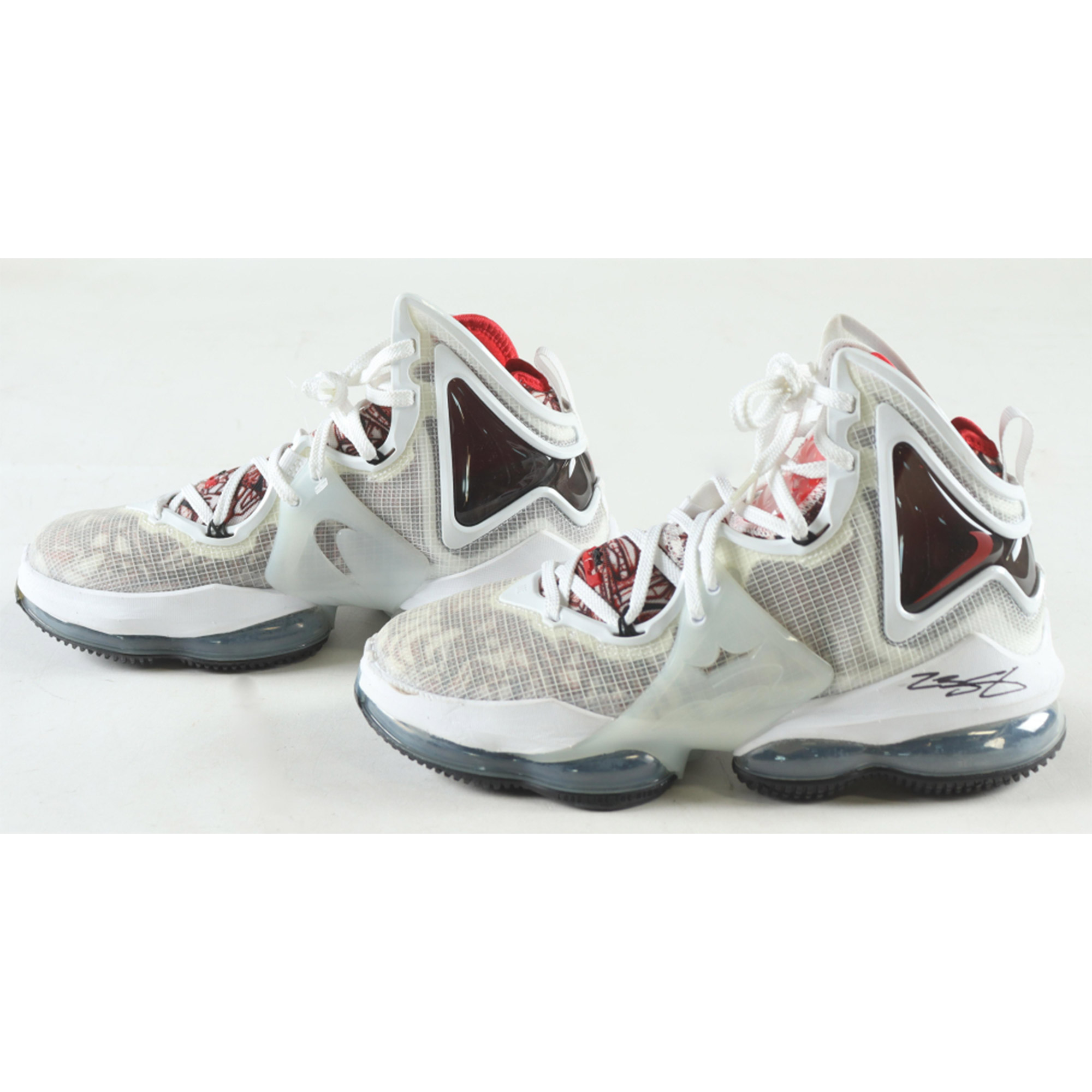 LEBRON JAMES Hand Signed Pair of Nike LeBron 19 XIX Sketch White/Red B...